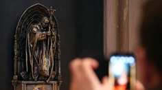 Z katedrály odcudzili kus látky s krvou bývalého pápeža Jána Pavla II.