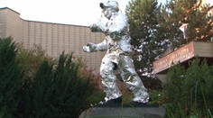 V Prievidzi si niekto vystrelil z baníka. Sledujte, čo mu vyviedli