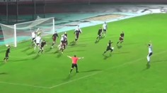 VIDEO: Komentátora rozzúril rozhodca natoľko, že sa uprostred zápasu postavil a odišiel