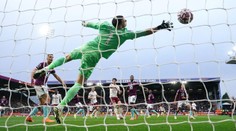 Dúbravka robil, čo mohol, prehre v Londýne nezabránil. Súboj Manchestru s Tottenhamom mal šialený záver