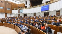 Tretí deň rozpravy k vysloveniu dôvery vláde. Vystúpi ešte 16 rečníkov