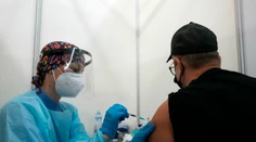 Vakcína chráni, no aj očkovaní môžu skončiť v nemocnici. Najčastejšie ide o tieto tri skupiny