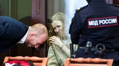 Rusko žiada 28-ročný trest pre ženu obvinenú zo zabitia prokremeľského blogera v Petrohrade