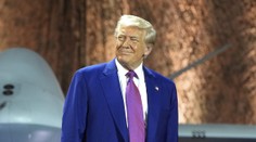 Trump na rokovanie neprišiel, lebo Putin odmietol účasť. Kým sa oni dvaja nestretnú, tak sa podľa neho nič nezmení