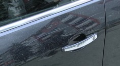 Ľudia stratili trpezlivosť. Takto dolapili vandala, ktorý poškriabal autá