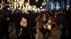 Vo Viedni si pripomenuli obete pandémiu "morom svetiel"