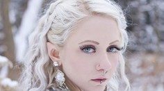 Modelka sa mení na elfa. Operácia uší ju stála tisíce dolárov