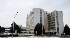 V levickej nemocnici zastavili operácie. Pozitívni sú nielen pacienti, ale aj zamestnanci