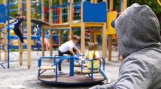 Českí a slovenskí pedofili verejne opisujú sexuálne praktiky s deťmi. Stránku chceme zrušiť, hovorí odborník