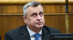 Andrej Danko vstúpil do sveta hudby. Zaberie svadobná pieseň na voličov?