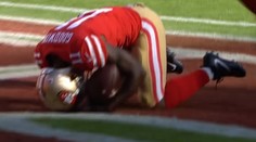 VIDEO: Hviezda NFL prišla o syna krátko pred zápasom. Z jeho gesta sa do očí tisnú slzy