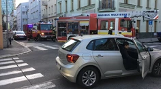 Poplach na Grösslingovej ulici v Bratislave. V zadymenej budove zasahovali hasiči