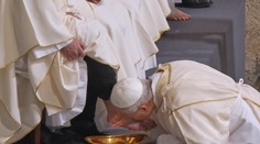 Pápež Lev XIV. obnovil zaužívanú podobu tradície na Zelený štvrtok. Odkazom si uctil aj predchodcu Františka