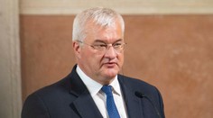 Maďarskí colníci zadržali Ukrajincov, ktorí prevážali desiatky miliónov dolárov a zlato. Kyjev hovorí o štátnom terorizme