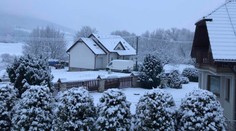 Na Slovensko sa vrátila biela zima. Sneženie komplikovalo situáciu na cestách