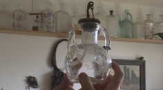 Slovenský zberateľ objavil sklárne, o ktorých sa roky nevedelo: V jeho zbierke sú fľaše staré stovky rokov