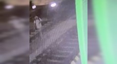 VIDEO: Zábery z ktorých mrazí. Muž vkročil do koľajiska, vzápätí doňho narazil rušeň