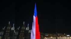 Najvyššia budova sveta sa rozsvietila vo farbách československej trikolóry