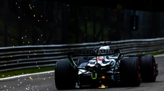 Red Bull oznámil náhradu za Péreza. V slávnom tíme dostane šancu mladík Lawson