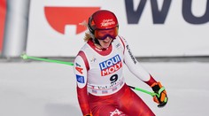 Predviedla takmer bezchybnú jazdu a v cieli žiarila šťastím. Rakúšanka Cornelia Hütterová ovládla zjazd