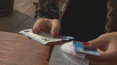 Podnikatelia majú na splnenie povinností k transakčnej dani posledné dni. Inak im hrozí mastná pokuta