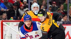 MS juniorov: V našej skupine s dôležitým triumfom Česi. Jeden Američan s piatimi asistenciami