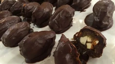 RECEPT NA DNES: Datle plnené orieškami v čokoláde