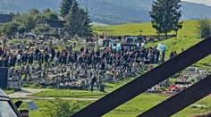 Na Spiši pochovali chlapca (†6), ktorého privalila futbalová bránka. Do neba mu vypustili balóny