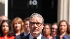 Starmer odovzdal kráľovi Karolovi III. svoju demisiu