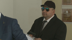 Nasadili naňho agenta a zadržali ho priamo pri preberaní úplatku. Starosta z východu sa postavil pred súd