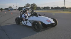 Budúcnosť verejnej dopravy má aj Slovensko. Auto jazdiace bez šoféra sa už testuje
