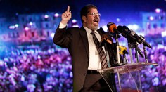 Bývalý prezident Egypta dostal 20 rokov. Vinia ho zo smrti demonštrantov