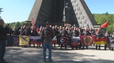 Noční vlci sú na Slovensku. Proputinovský motorkársky gang na Dukle privítala iba hŕstka priaznivcov