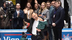 Slováci triumfovali na domácom turnaji tenisovým spôsobom. Fanúšikovia pred zápasom ďakovali Sekerovi