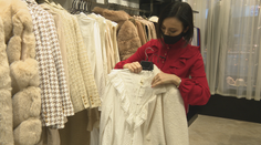 Mnohí každé ráno premýšľame, čo si obliecť. Tu je zopár rád, ako sa dá čarovať aj s pár kúskami