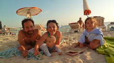 Andrej s rodinou cestuje po svete a nikde za ubytovanie neplatí