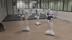 V škótskych potravinách mal zákazníkom pomáhať robot, neuchytil sa a tak ho vyhodili