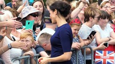 Čo na to povie kráľovná? Meghan Markle nechtiac ukázala zadok