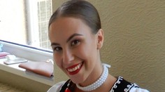 Krásna maturantka ohúrila komisiu v Humennom. Stavila na tradície