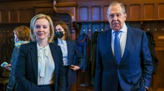 Lavrov pripustil dočasnú čiastočnú evakuáciu ruských diplomatov z Kyjeva