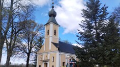 V obci na východe Slovenska horí kostolná veža