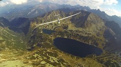 Poliak využil posledné teplé dni. Na vetroni zachytil Tatry z vtáčej perspektívy