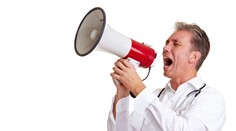 Na Slovensku nemožné: Kanadskí lekári protestujú proti zvyšovaniu platov