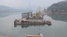 Estakáda pri Púchove bude jedným z najdlhších železničných mostov u nás: Stavba rastie