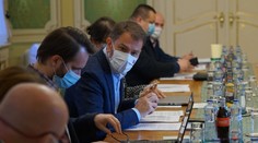 Matovič naznačil, že do konca mája by sa mohol uvoľniť režim rúšok