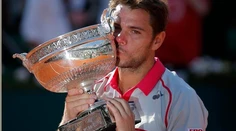 Wawrinka na Roland Garros ohúril aj kockovanými šortkami