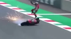 VIDEO: Hrôzostrašný pád jazdca stajne Ducati. Motorka ho vymrštila v rýchlosti 350 km/h