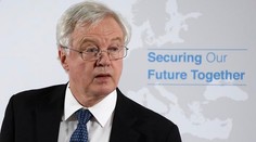 Britský minister pre brexit David Davis rezignoval
