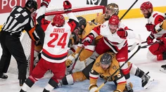 Oslavovali najrýchlejší hetrik v histórii, potom za minútu premrhali štvorgólové manko. Také finále NHL ešte nevidela