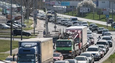 Návrat domov po sviatkoch sa začal. Polícia varuje pred kolónami na D1